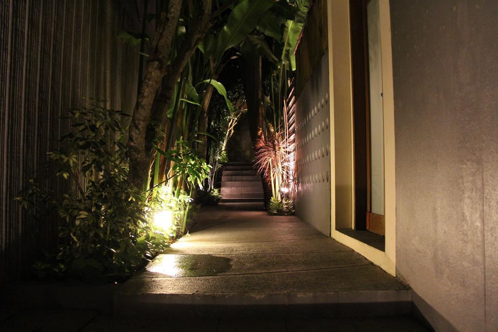 Villa Travis Seminyak Exteriör bild