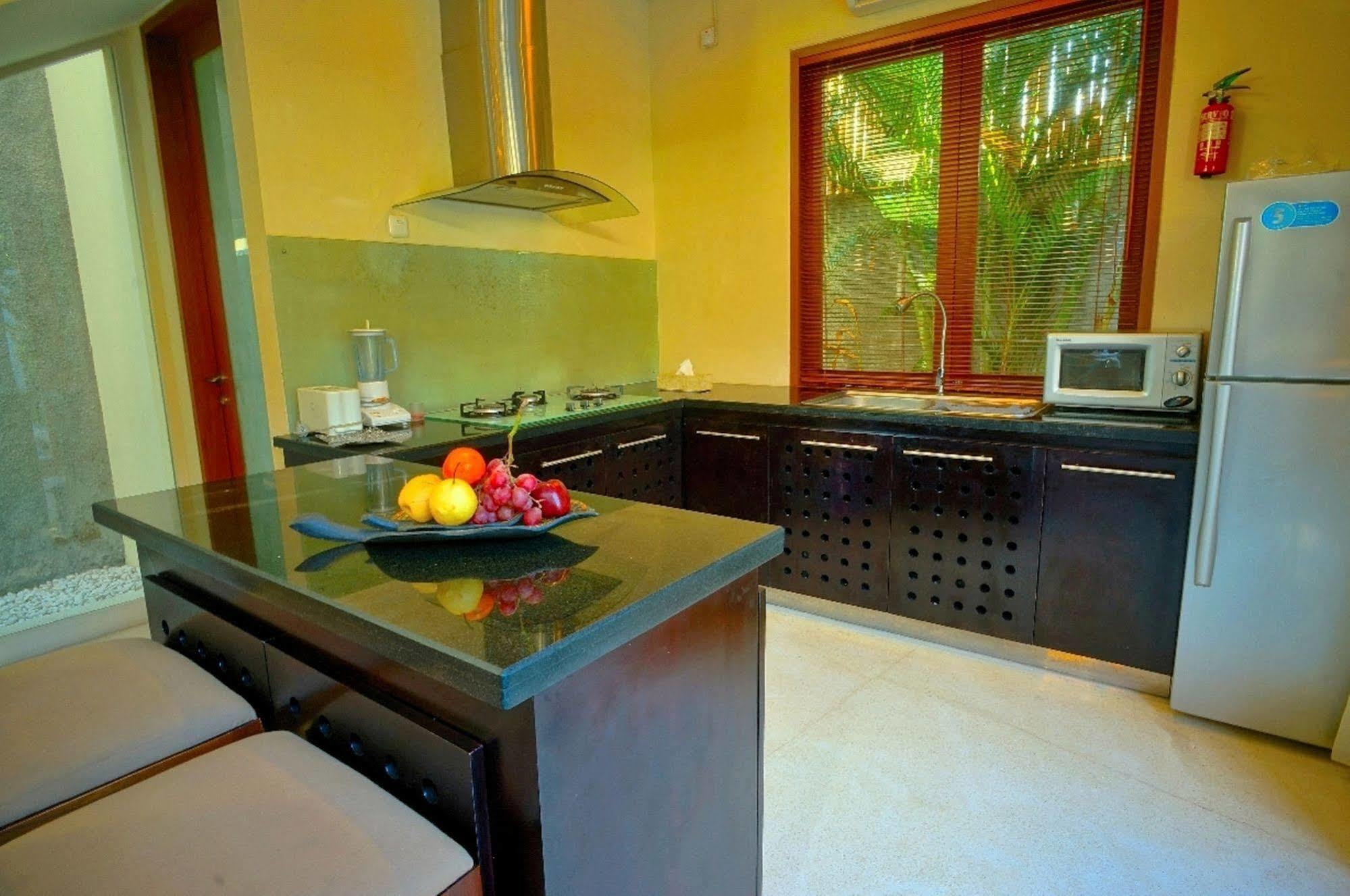 Villa Travis Seminyak Exteriör bild