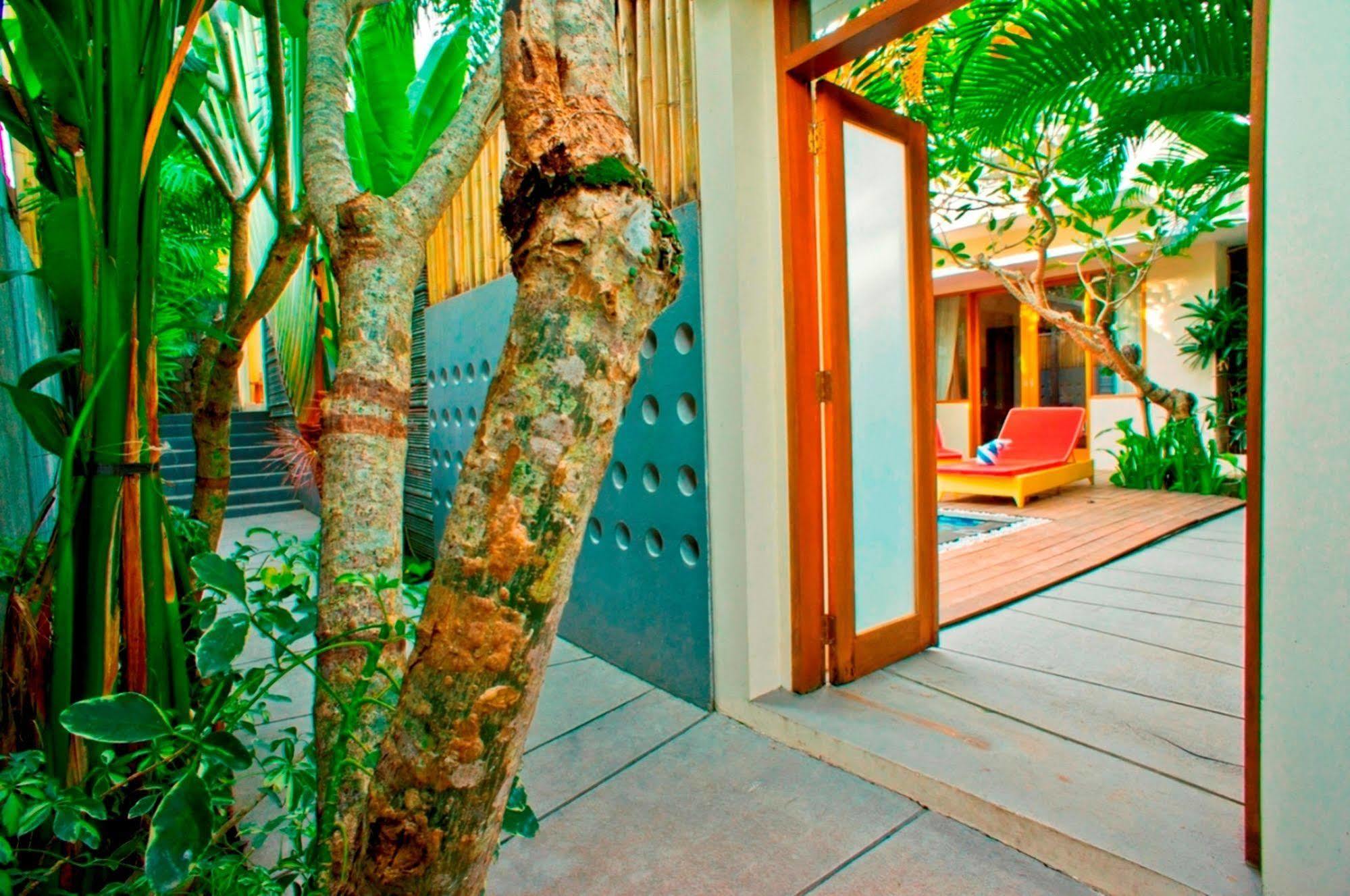 Villa Travis Seminyak Exteriör bild