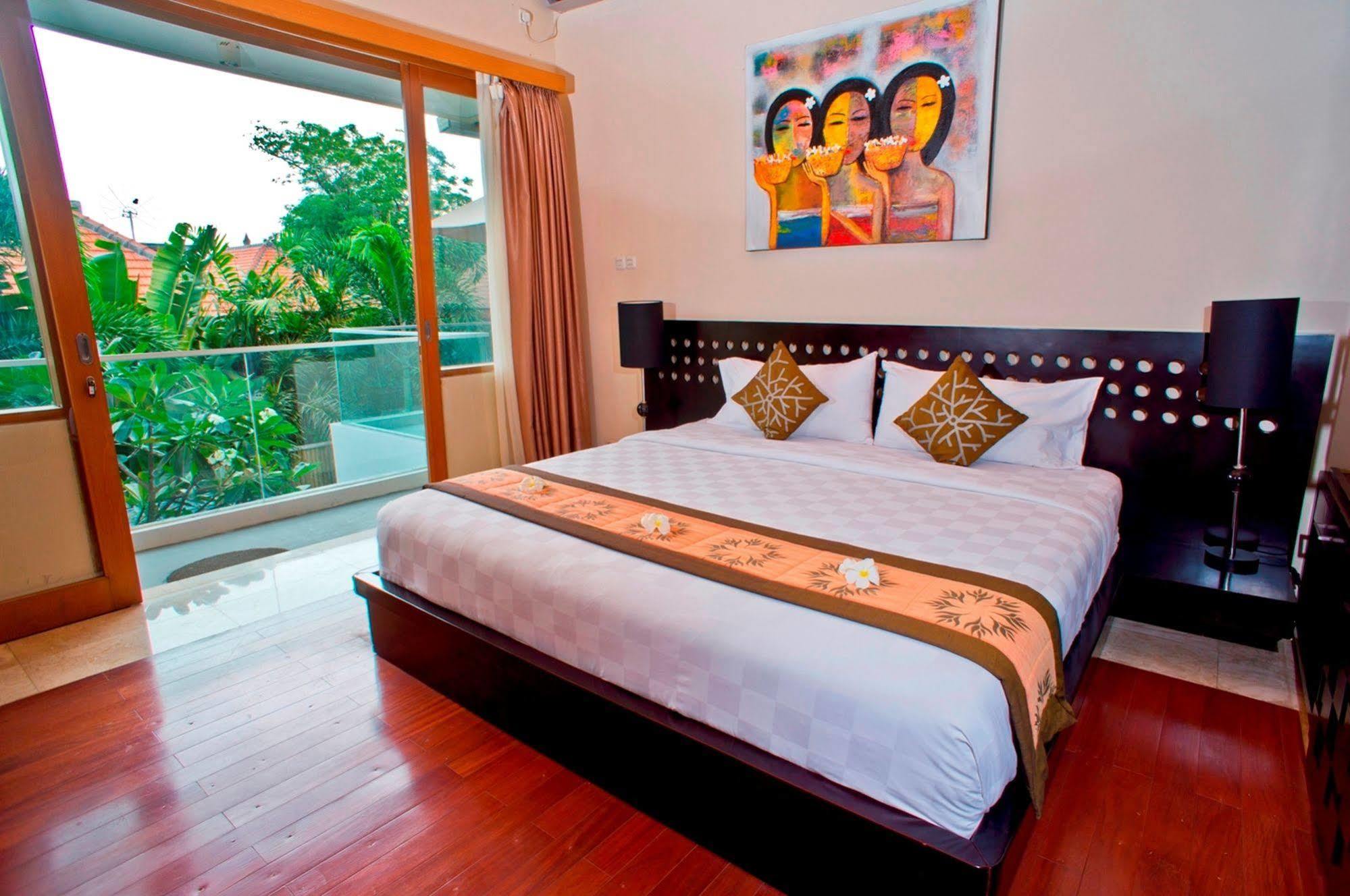 Villa Travis Seminyak Exteriör bild
