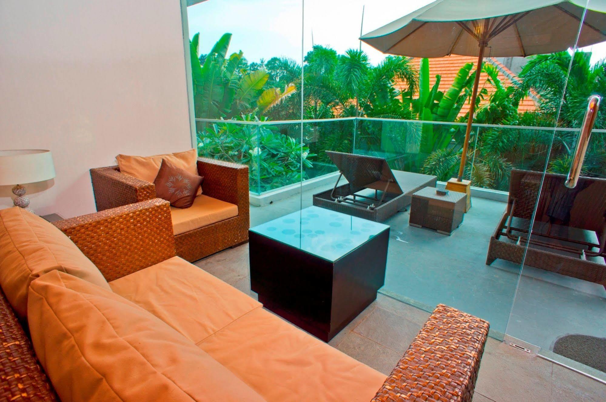 Villa Travis Seminyak Exteriör bild