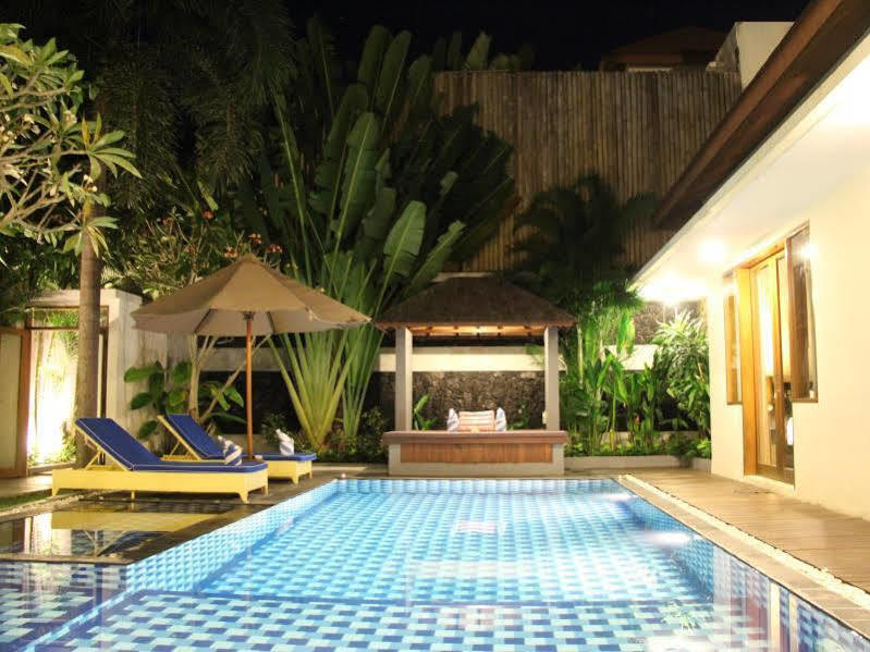 Villa Travis Seminyak Exteriör bild